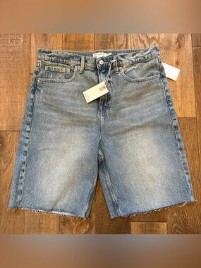 Good American Good Standard Bermuda Shorts Size 8/29